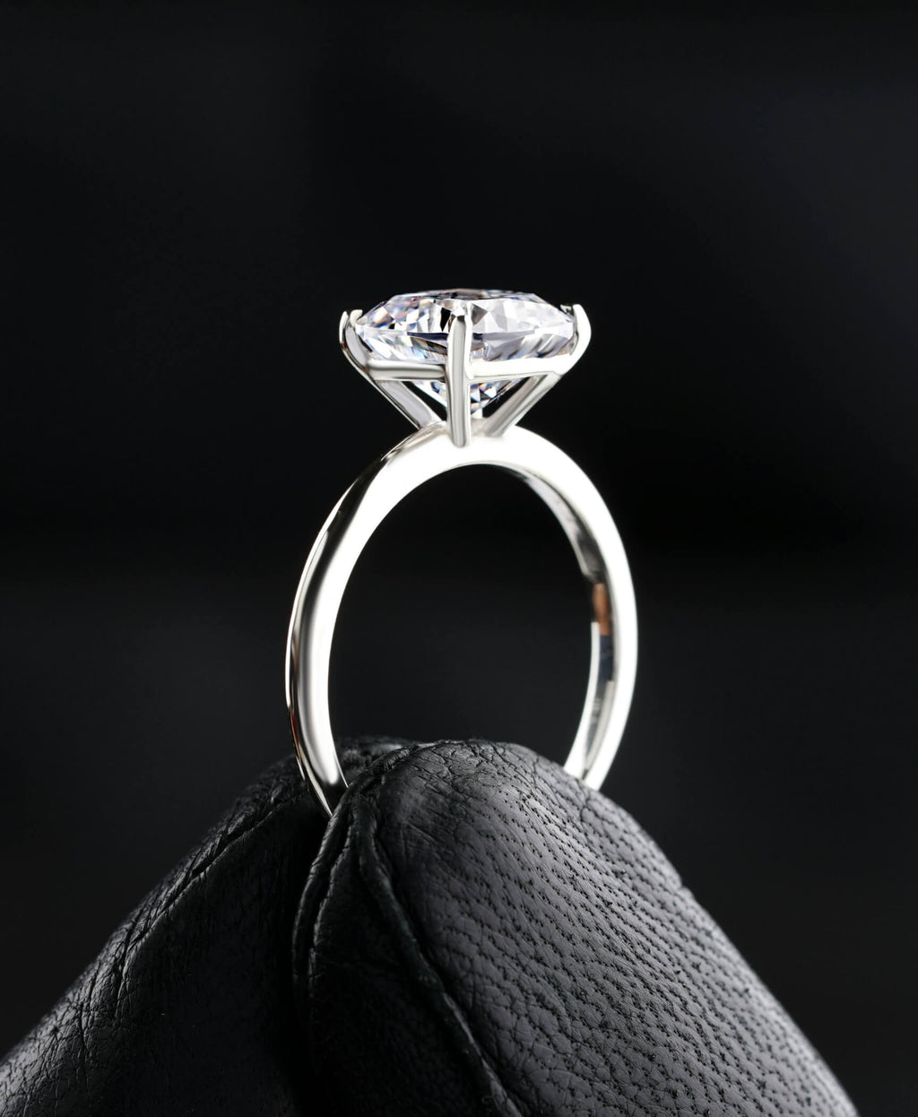 Shop Custom Engagement Rings at Robert Irwin Jewelers